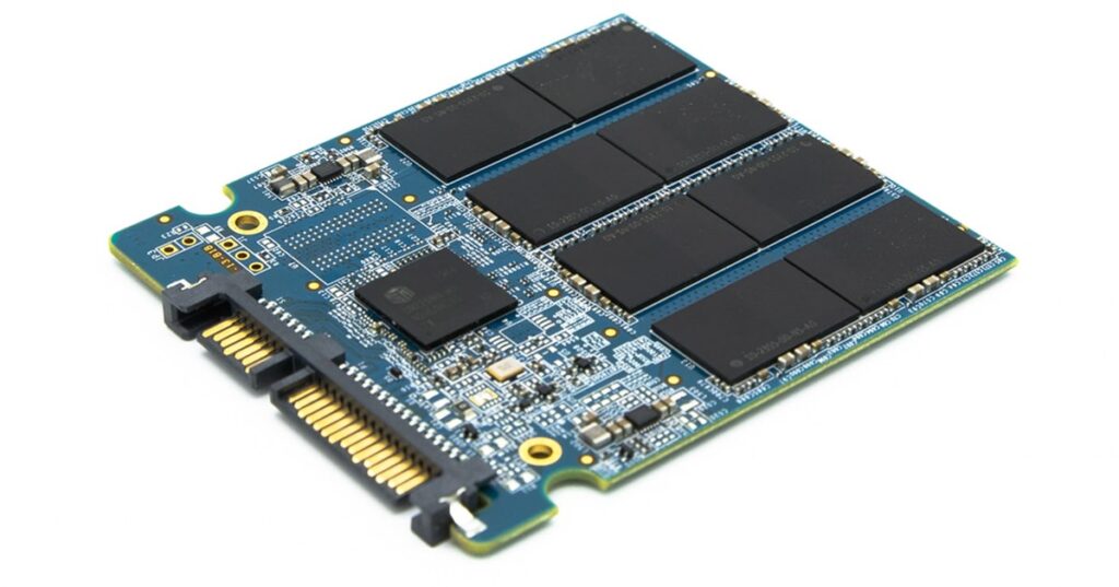 حافظه SSD چگونه کار میکند